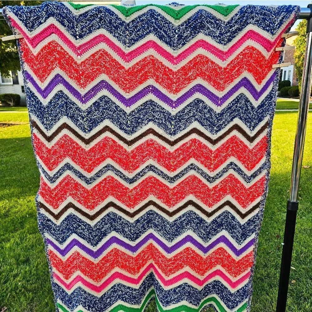 VTG Zig Zag Chevron Handmade Multicolored Wool Afghan Sofa Throw.